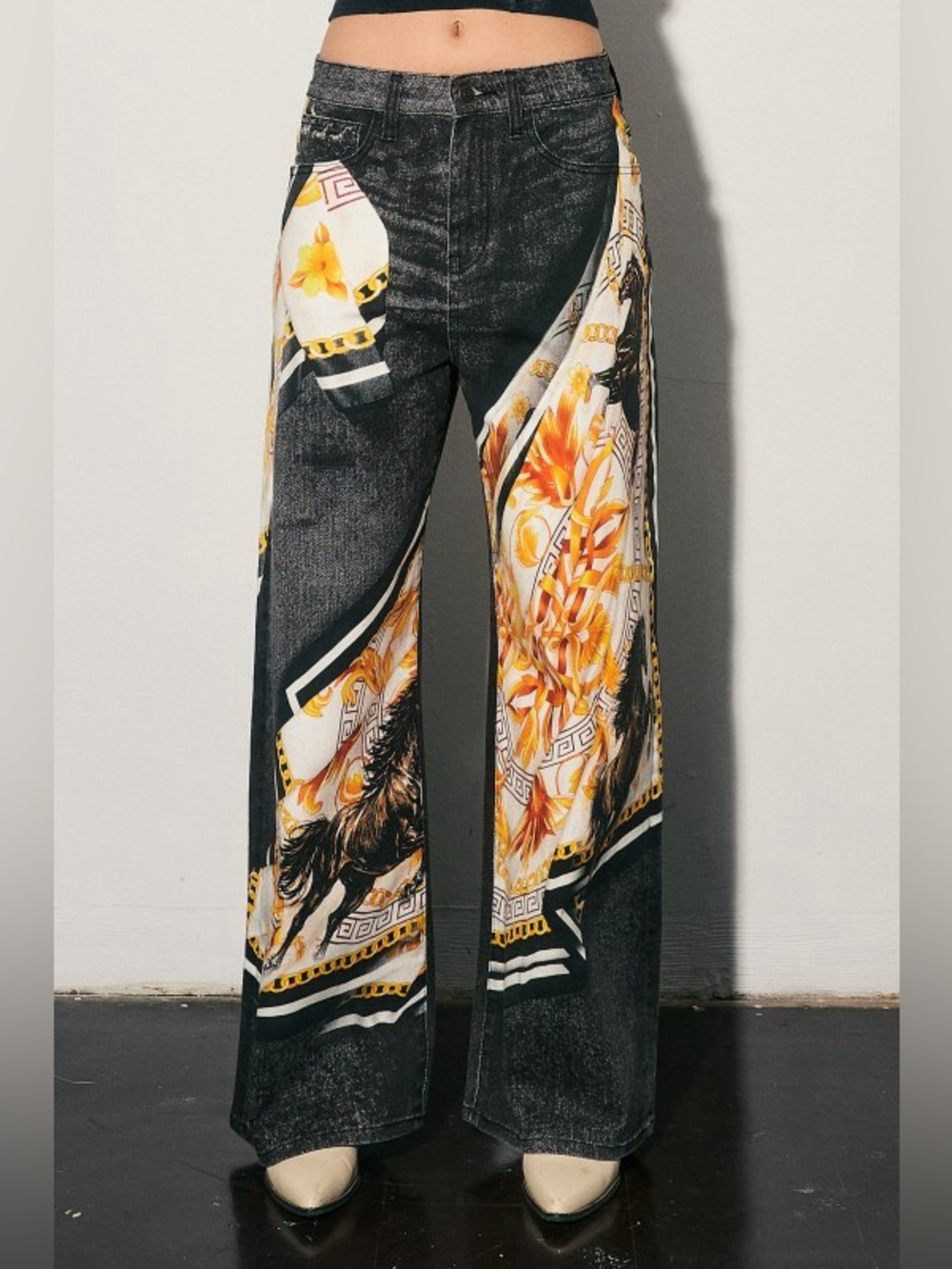 E34. SCARF DIGITAL PRINT WIDE LEG JEANS